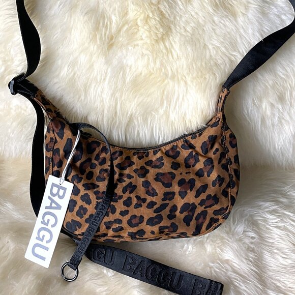 NWT Baggu Small Crescent Bag - Leopard - Picture 2 of 11
